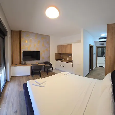 Demi * トレビニエ