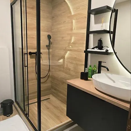 Demi トレビニエ